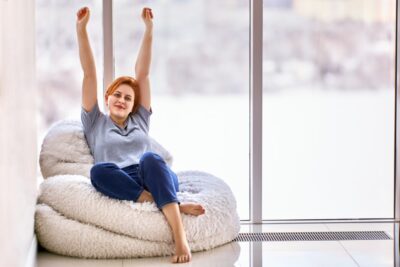 Housewarming In Unfurnished Apartment